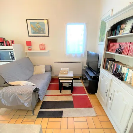 Charmante Maisonnette Avec Jardin, Proche Et Commodites, Sur - Fr-1-22-340 * La Tranche-sur-Mer