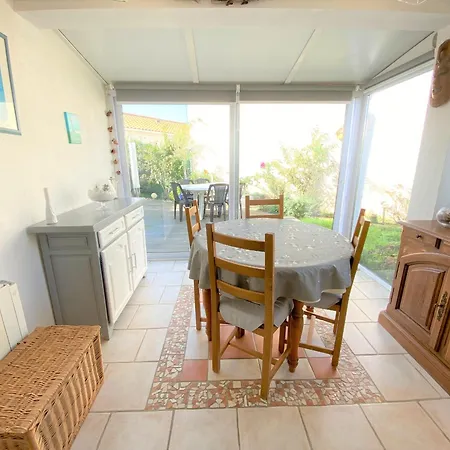 Holiday home Charmante Maisonnette Avec Jardin, Proche Et Commodites, Sur - Fr-1-22-340